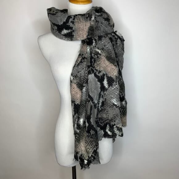Black Gray Snakeprint Fuzzy Soft Wide Blanket Scarf - Picture 1 of 2